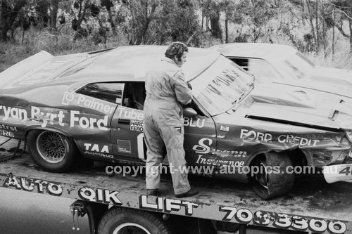 79860 - Dick Johnson / Gary Scott  - Falcon XC - Bathurst 1979 - Photographer Peter Schafer