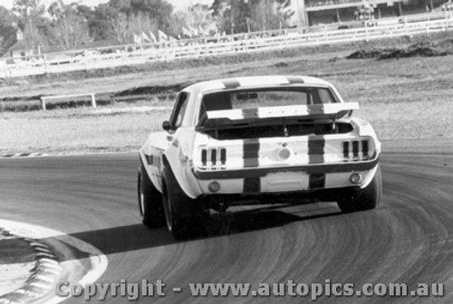 70105 - Ian  Pete  Geoghegan Ford Mustang - Warwick Farm 1970