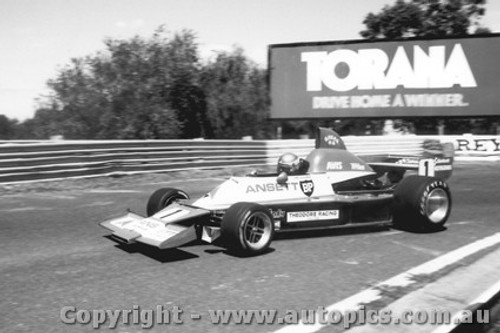 Vern Schuppan - Elfin MR8 Chev - Sandown 1977