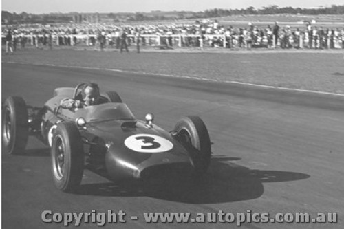 62514 - J. Surtees Cooper - Sandown 1962