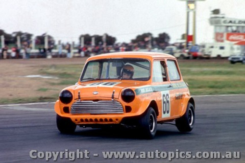 73063 - J. Dellaca Morris Cooper S - calder 1973