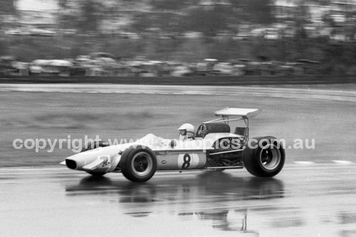 69558 - K. Bartlett Mildren Alfa V8 / M. Stewart Mildren Waggott - Sandown 1969 - Photographer John Lindsay