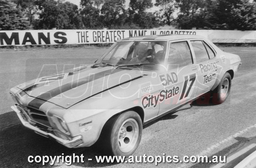 72110 - Malcolm Ramsay, Sandown, 1972, Holden Kingswood 