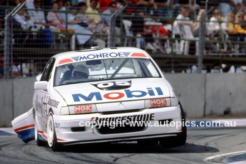 91045 - Peter Brock, Commodore - Bob Jones, Commodore - Adelaide 1991 - Photographer Ray Simpson