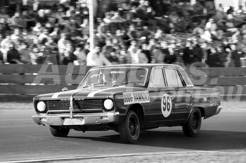 69362 - Doug Hawkins, Valiant VC - Oran Park 1969 - Photographer John Lindsay