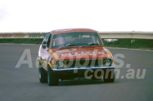 74760  - Bob Morris & John Leffler Torana LJ XU1 -  Hardie Ferodo 1000 Bathurst 1974 - Photographer Bob Jess