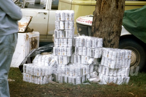 74762  -  Weekend supply of Carlton Draught -  Hardie Ferodo 1000 Bathurst 1974 - Photographer Bob Jess
