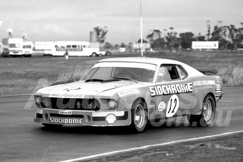 75126 - Jim Richards, Mustang - Calder 1975 - Photographer Peter D'Abbs
