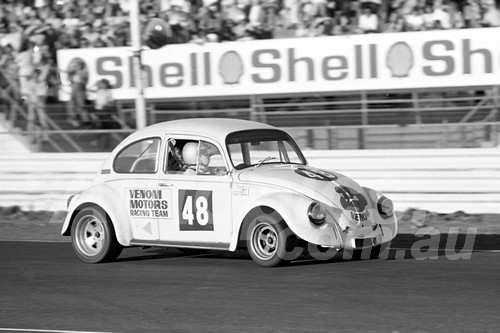 76126 - John Shaw, Venom Volkswagen - Calder 1976 - Photographer Peter D'Abbs