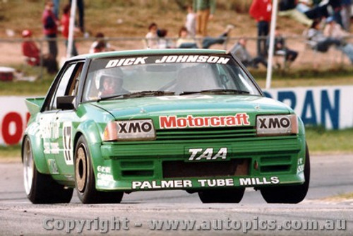 84007  -  D. Johnson  Ford Falcon XE - Oran Park 1984