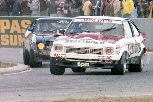 78117 - Wayne Negus, Torana A9X & Murray Carter, Falcon - Wanneroo ATCC 7th May 1978 - Photographer Tony Burton