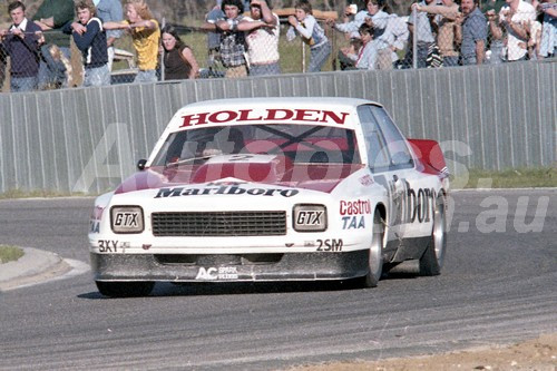 78121 - Ron Harrop, Torana  - Aust. Sports Sedan Champs.  - Wanneroo 18th June 1978 - Photographer Tony Burton