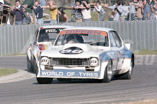 78125 -  Ian Diffen, Torana & Phil Ward, Escort  - Aust. Sports Sedan Champs.  - Wanneroo 18th June 1978 - Photographer Tony Burton