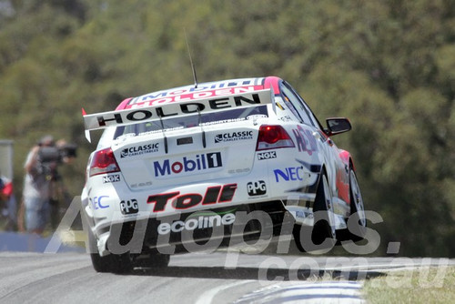 209720 - Garth Tander - Holden VE Commodore - Barbagallo Racewayo 2009 - Photographer Marshall Cass