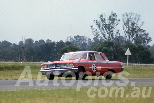 63043 - Lex Davison, Ford Galaxie - Warwick Farm 1963 - Photographer Peter Wilson