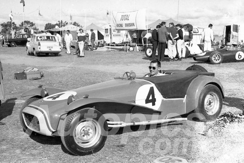 63052 - Bill March, Lotus Super 7 - Bathurst Easter 1963 - Paul Manton Collection