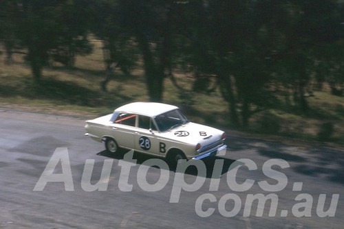 63743 - Alan Caelli / Ern Abbott, Ford Cortina 1500 -  Armstrong 500 Bathurst 1963 - Peter Wilson Collection
