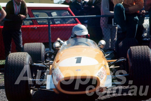 67121 - Kevin Bartlett, Repco Brabham Climax -  Warwick Farm 1967 - Peter Wilson Collection