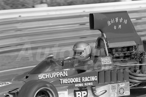 76187 - Vern Schuppan, Lola T330 - Sandown 15th February 1976 - Photographer Peter D'Abbs