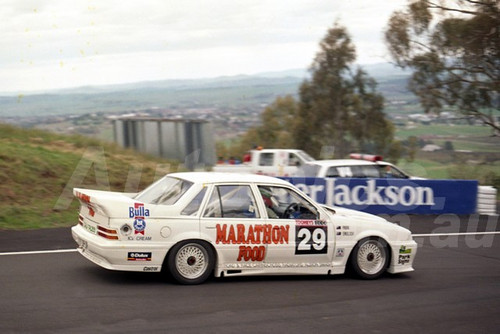 90805  -  WAYNE PARK / JOHN ENGLISH, COMMODORE VL - Tooheys 1000 Bathurst 1990 - Photographer Ray Simpson