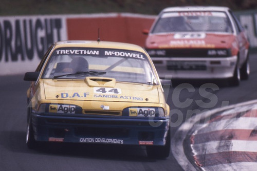 90824  -  PAUL TREVETHAN / ANDREW McDOWELL, COMMODORE VL - Tooheys 1000 Bathurst 1990 - Photographer Ray Simpson