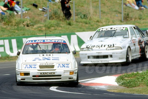 90838  -  KLAUS NIEDZWIEDZ / FRANK BIELA / PIERRE DIEUDONNE, FORD SIERRA - Tooheys 1000 Bathurst 1990 - Photographer Ray Simpson