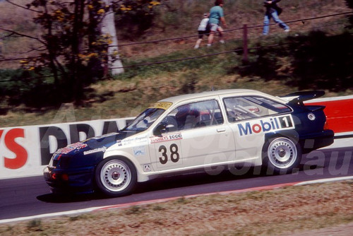 90858 - ANDREW BAGNALL / ROBBIE FRANCEVIC, FORD SIERRA - Tooheys 1000 Bathurst 1990 - Photographer Ray Simpson