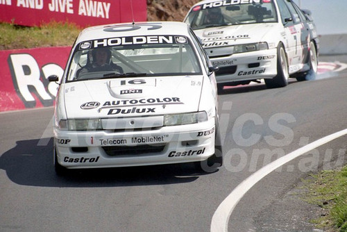 91786 - ALLAN GRICE / WIN PERCY, COMMODORE VN - 1991 Bathurst Tooheys 1000 - Photographer Ray Simpson