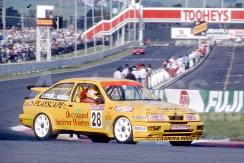 91798 - KEVIN WALDOCK / BRETT PETERS, FORD SIERRA - 1991 Bathurst Tooheys 1000 - Photographer Ray Simpson