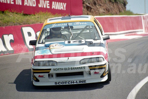 91819 - WARREN JONSSON / GRAHAM JONSSON, COMMODORE VL - 1991 Bathurst Tooheys 1000 - Photographer Ray Simpson