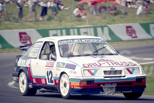 91843 - TONY SCOTT / RAY LlNTOTT / JOHN ENGLISH, FORD SIERRA - 1991 Bathurst Tooheys 1000 - Photographer Ray Simpson