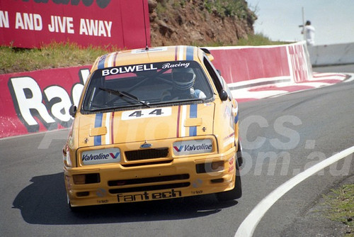 91873 - DAVE BARROW / GLENN McINTYRE, FORD SIERRA - 1991 Bathurst Tooheys 1000 - Photographer Ray Simpson