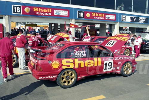 91879 - KAYNE SCOTT /  GREG TAYLOR, FORD SIERRA - 1991 Bathurst Tooheys 1000 - Photographer Ray Simpson