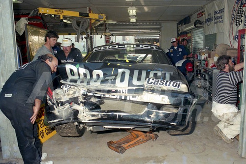 91891 - BOB PEARSON / BRUCE STEWART, COMMODORE VN - 1991 Bathurst Tooheys 1000 - Photographer Ray Simpson