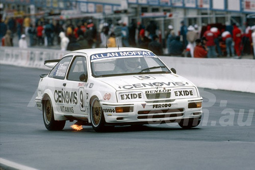 92775 -  CHARLIE O'BRIEN / GARY BRABHAM, FORD SIERRA - 1992 Bathurst Tooheys 1000 - Photographer Lance J Ruting