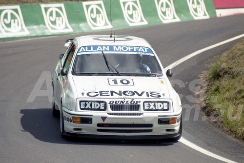 92777 -  KLAUS NIEDZWIEDZ / GREGG HANSFORD, FORD SIERRA - 1992 Bathurst Tooheys 1000 - Photographer Lance J Ruting