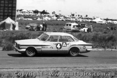 62719 -P. Boyd-Squires / P. White - Chrysler Valiant - Armstrong 500 - Phillip Island 1962