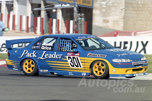 96843 - ALAN JONES / ALLAN GRICE - Falcon EF - AMP Bathurst 1000 1996 - Photographer Marshall Cass