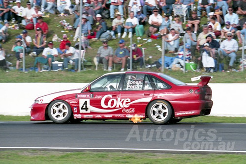 95759 - BRAD JONES / WIN PERCY -  COMMODORE VR -  Tooheys 1000 - Bathurst 1995 - Photographer Marshall Cass