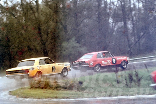 73255 - Don Holland Torana XU1 & Murray Carter Falcon GTHO - Warwick Farm 1973