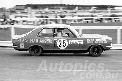 70895 - Graeme Blanchard & Terry Robertson, Torana XU1  - Sandown Three Hour -13th September 1970 - Photographer Peter D'Abbs