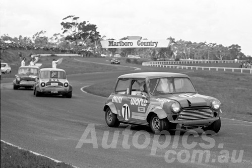 74192 - Alan BRASZELL, Mini - Sandown 8th September 1974 - Photographer Peter D'Abbs