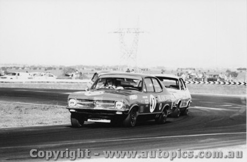 71104 - Graeme Blanchard Holden Torana XU1  - Calder 1971