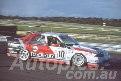 88121 - Larry Perkins & Denny Hulme VL Commodore - Sandown 1988 - Photographer Ray Simpson