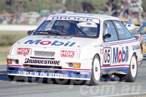 90037 - Peter Brock, Sierra RS500 - Wanneroo  24th June 1990 - Photographer Tony Burton