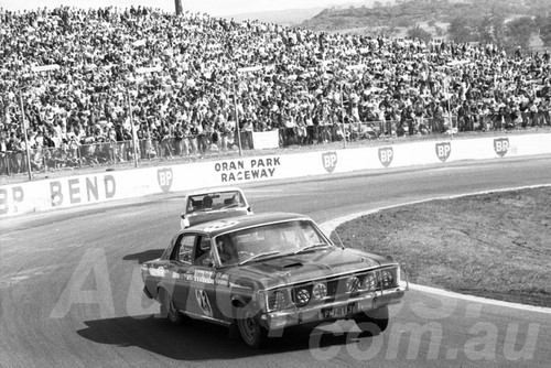 71549 - Keith Goodall, Falcon XW GTHO Dulux Rally Oran Park 1971 - Photographer Lance Ruting