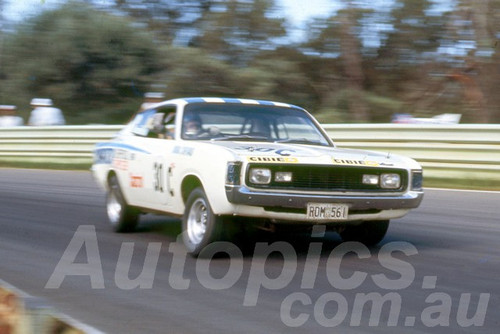 71560 -  Doug Chivas Valiant Charger - Warwick Farm 1971 - Photographer Lance Ruting