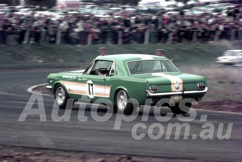 67133 - Bryan Thomson, Mustang - Hume Weir 1967