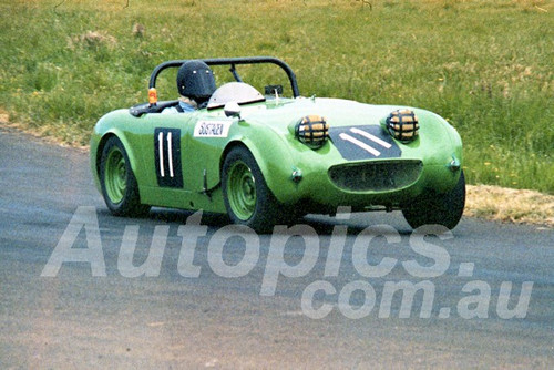 72594 - A. Alexander, Austin Healey Sprite, Phillip Island 1972 - Photographer Peter D'Abbs