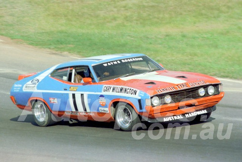 75269 - Wayne Rogerson, Falcon - Oran Park 1975 - Photographer Lance J Ruting